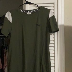 women’s pink t shirt